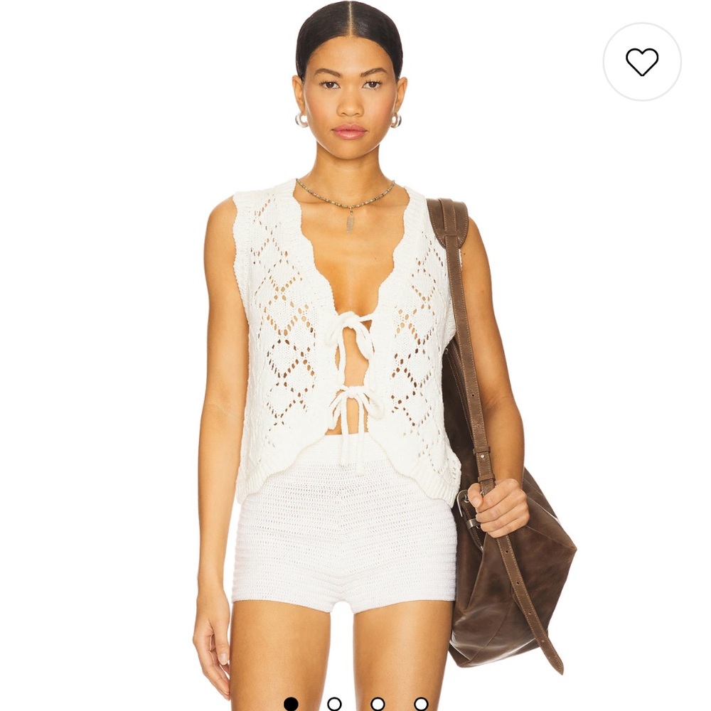 Line & Dot Women's Cream Knit Sleeveless Top